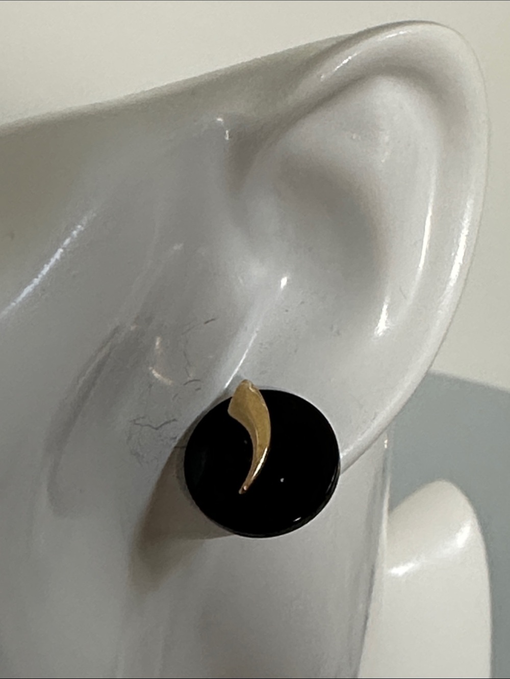 14k real solid Gold ONYX Gems Earrings